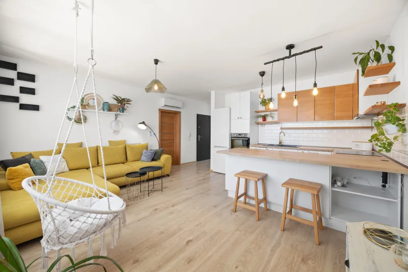 Príjemný a moderný 2-izbový byt s balkónom, klimatizáciou a parkovaním v cene