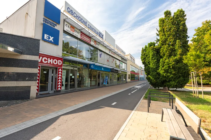 Priestor pre vaše podnikanie na prenájom priamo v centre Šale
