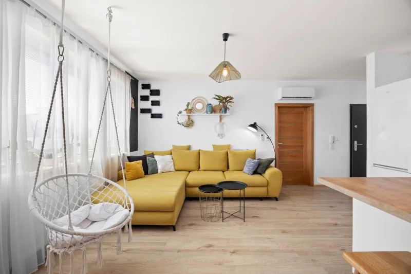 Príjemný a moderný 2-izbový byt s balkónom, klimatizáciou a parkovaním v cene