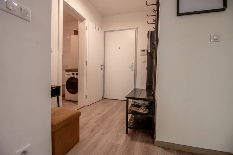 Štýlový 2-izbový byt na prenájom v projekte STEIN na Blumentálskej ulici, plne zariadený s garážovým státím