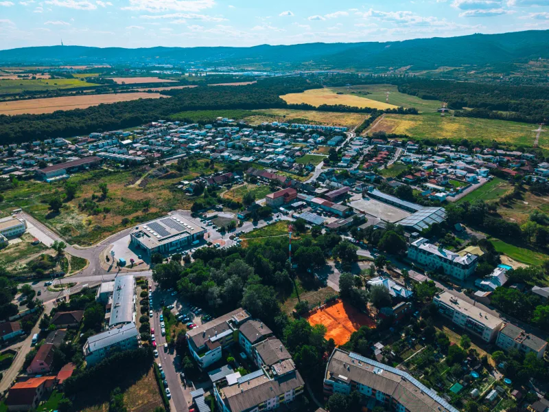 Lukratívny stavebný pozemok s vypracovaným projektom polyfunkcie